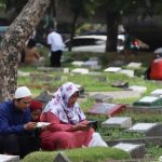 Doa Ziarah Kubur Jelang Ramadhan 2024, Lengkap dengan Urutan Bacaan Tahlil Arab dan Latin